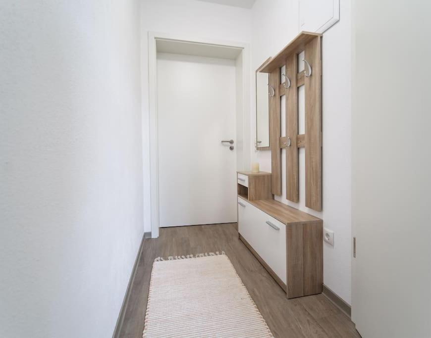 Preiswertes Modernes Gaestezimmer In Aue Bad-Schlema Exterior photo