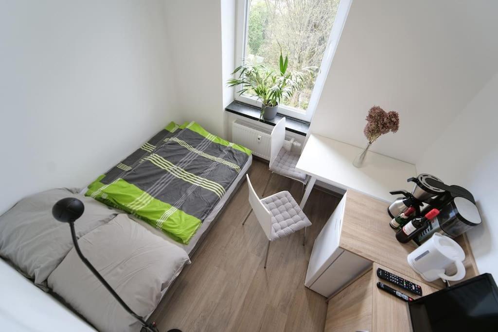 Preiswertes Modernes Gaestezimmer In Aue Bad-Schlema Exterior photo
